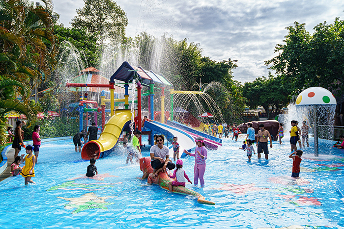 Nắng nóng kéo dài, cảnh báo những bệnh từ hồ bơi