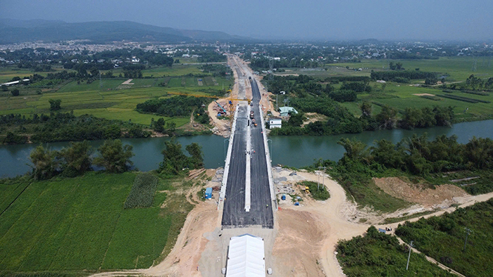 Nhịp nối nghĩa tình giữa đôi bờ sông Yên