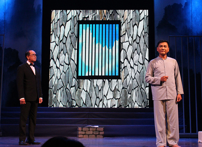 Lớn lên cùng 50 mùa hoa đất nước