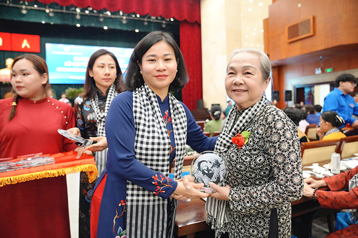 Lòng gan dạ của những cựu tù chính trị