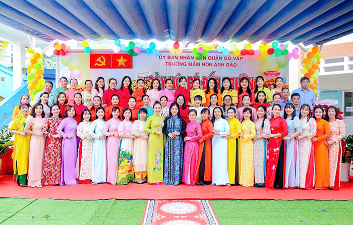 Trường Mầm non Anh Đào đón nhận Huân chương Lao động hạng ba