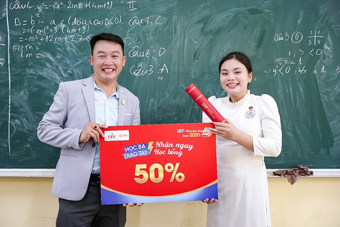 UEF trao tặng hàng trăm suất học bổng cho thí sinh các tỉnh, thành Tây Nam bộ