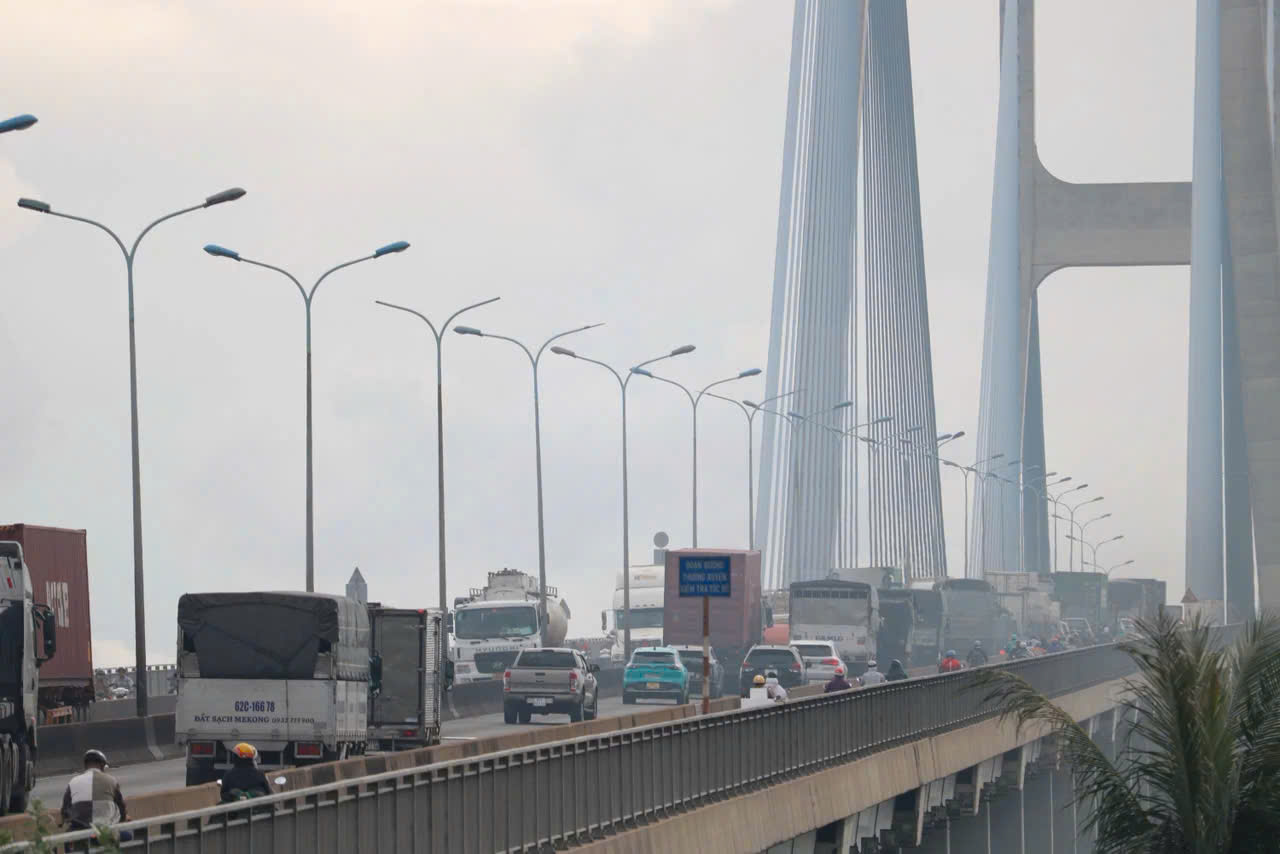 TP.HCM đánh giá lại phương án phân làn cầu Phú Mỹ sau phản ánh ùn tắc kéo dài