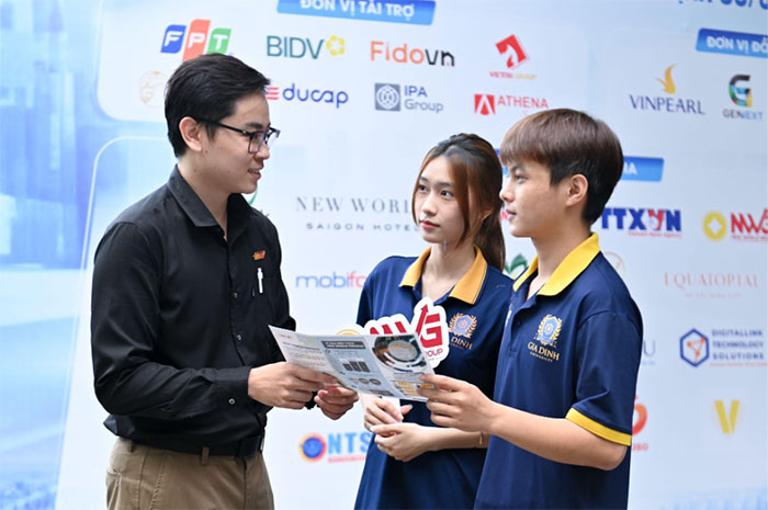 Sinh viên Đại học Gia Định trải nghiệm thực tế cùng doanh nghiệp