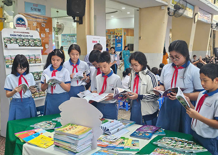 Học sinh tiểu học Việt Nam tiếp tục đứng top đầu Đông Nam Á lĩnh vực toán, đọc hiểu, viết