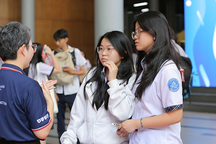 Học sinh có thể chuyển đổi giữa giáo dục chính quy và giáo dục thường xuyên