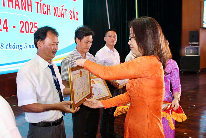 Ngành GD-ĐT Bà Rịa – Vũng Tàu tôn vinh thầy cô, học sinh xuất sắc năm học 2024-2025