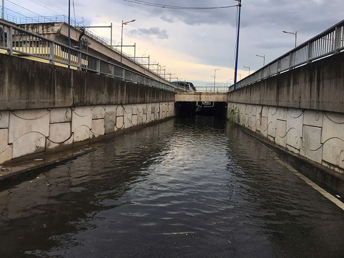 Khắc phục khẩn cấp nhằm hạn chế ngập nước hầm chui trước Bến xe Miền Đông mới