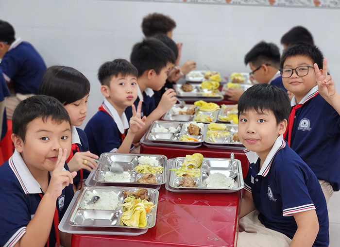 HĐND TP.HCM kiến nghị tháo gỡ khó khăn cho trường học trong hoạt động căng tin, bếp ăn, bãi giữ xe