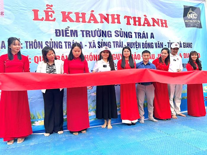 Quỹ Trái tim hồng khánh thành điểm Trường Mầm non Sủng Trái A