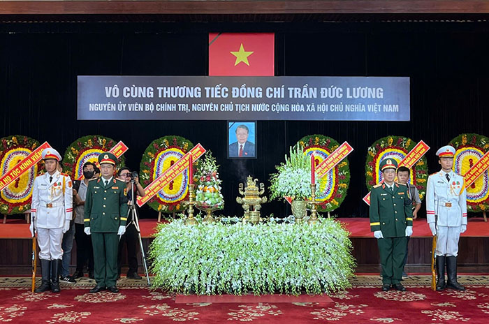 Long trọng lễ viếng nguyên Chủ tịch nước Trần Đức Lương tại TP.HCM