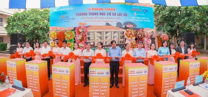 Khánh thành, bàn giao khối phòng học 3 tầng cho Trường THCS Lạc An, tỉnh Bình Dương