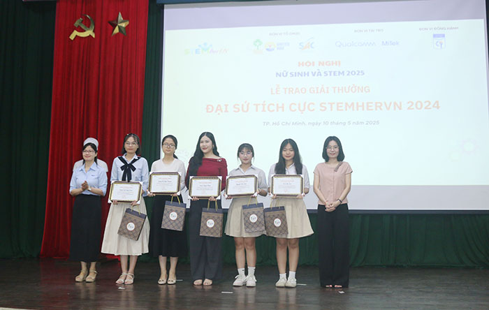 Tạo cơ hội cho nữ sinh phát triển năng lực trong lĩnh vực STEM