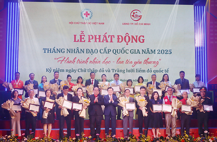 Phát động “Tháng nhân đạo” cấp quốc gia 2025