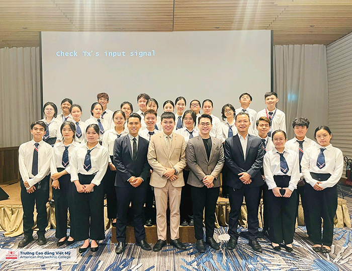 Đào tạo gắn liền với thực tiễn – Giải pháp nhân lực bền vững cho thị trường lao động thời hội nhập