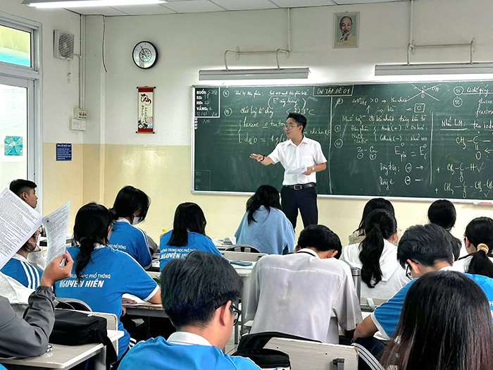 Thi tốt nghiệp THPT năm 2025: Môn hóa học: Những lưu ý quan trọng học sinh cần ghi nhớ