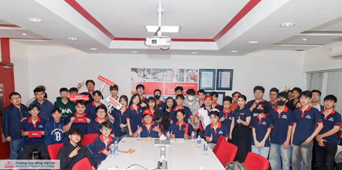 Sinh viên 9+ chọn học ngành gì để bắt kịp thị trường tuyển dụng