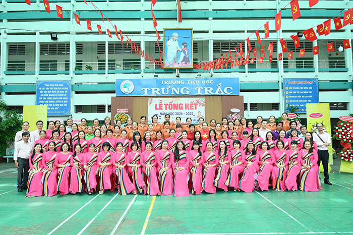 Trường Tiểu học Trưng Trắc vinh dự đón nhận Bằng khen của Thủ tướng Chính phủ