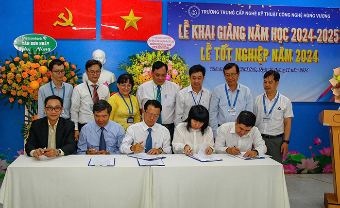 40 năm HUNGVUONGTECH: “Ươm mầm kỹ thuật – Chắp cánh tương lai”