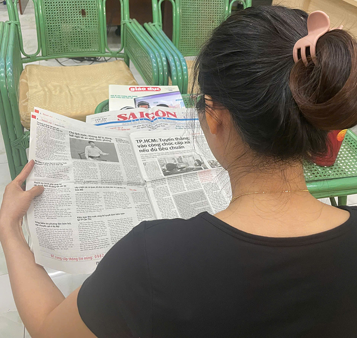 Báo giấy đang dần bị bỏ lại phía sau