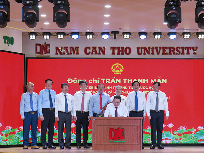Đại học Nam Cần Thơ vào top 16 trường đại học Việt Nam đạt chuẩn quốc tế