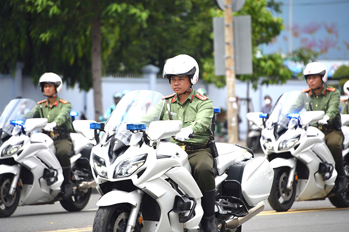 TP.HCM: Diễn tập chương trình “Vinh quang Công an nhân dân Việt Nam” thu hút đông đảo người dân theo dõi