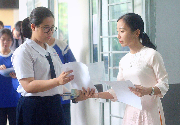 Lứa thí sinh đầu tiên của chương trình mới bước vào môn thi tốt nghiệp đầu tiên