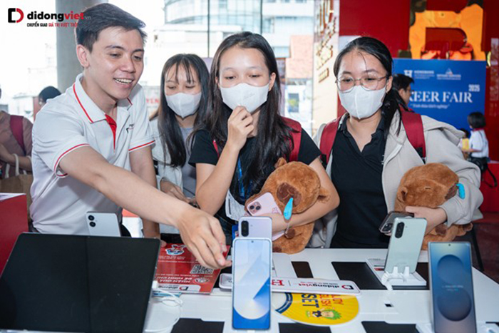 D.Educare của Di Động Việt mang cả thế giới công nghệ dạo một vòng Vinschool, Đại học Quốc tế Hồng Bàng