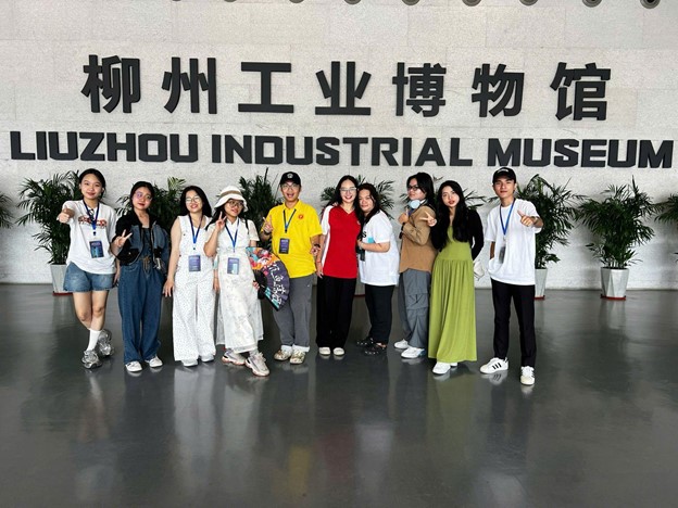 UEF miễn 100% chi phí học kỳ quốc tế cho 2k7 đăng ký chương trình học bằng tiếng Anh