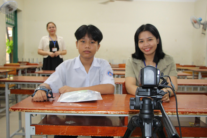 Thí sinh “đặc biệt” được giáo viên viết hộ bài thi