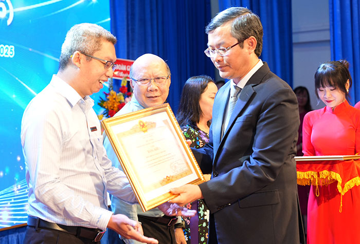 Thứ trưởng Nguyễn Văn Phúc: Trường ĐH Mở TP.HCM đã phát triển hệ thống đào tạo trực tuyến hàng đầu cả nước