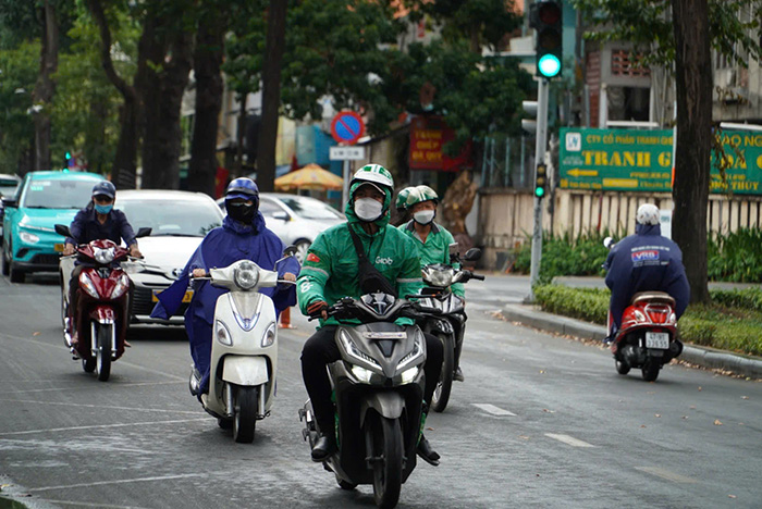 TP.HCM đặt mục tiêu đến năm 2029 toàn bộ xe ôm công nghệ, giao hàng dùng xe điện