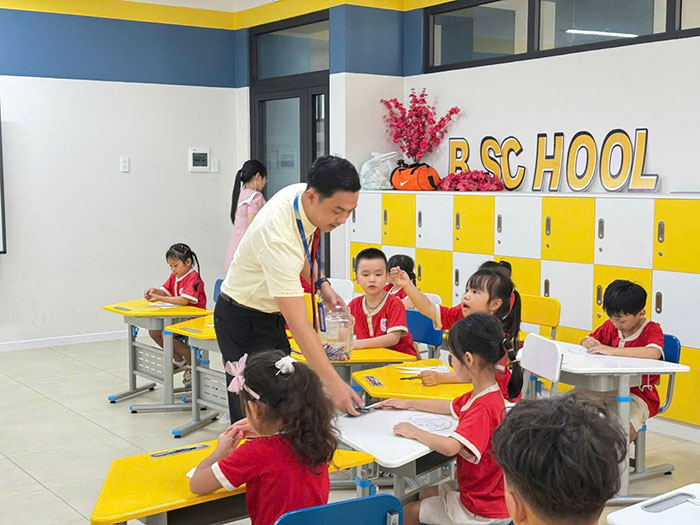 Tập đoàn Bcons ra mắt quỹ học bổng dành cho học sinh nghèo