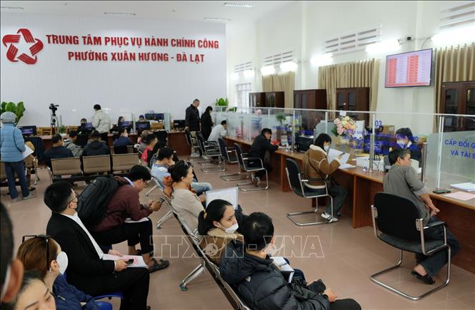 Nghiêm cấm tổ chức liên hoan, chúc mừng nhận chức, lên chức liên quan đến sắp xếp, hợp nhất đơn vị hành chính