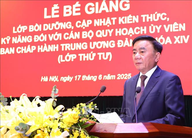 Nâng tầm bản lĩnh và tư duy chiến lược cho cán bộ quy hoạch Ủy viên BCH Trung ương Đảng khóa XIV