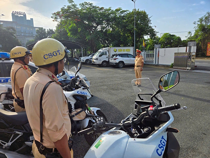 CSGT TP.HCM ra quân đợt cao điểm hè, siết chặt kiểm tra xử lý vi phạm giao thông