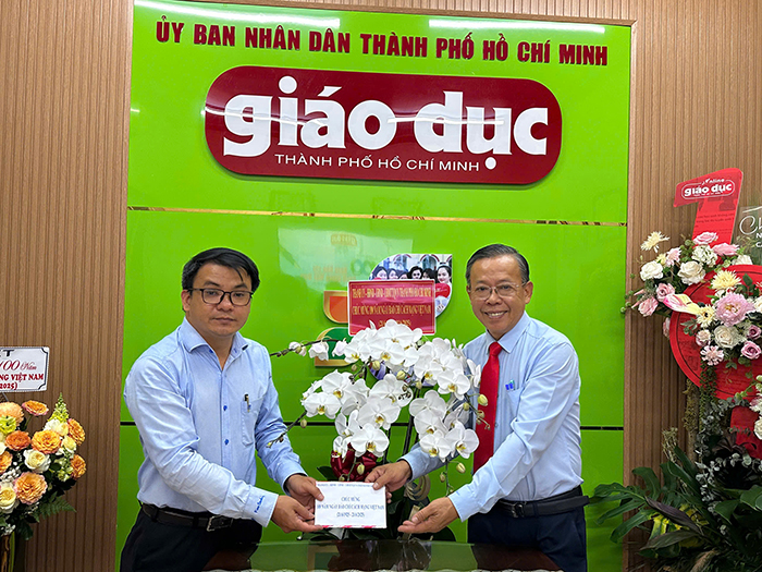 Nhiều đoàn đại biểu chúc mừng Tạp chí Giáo dục TP.HCM nhân dịp 21-6