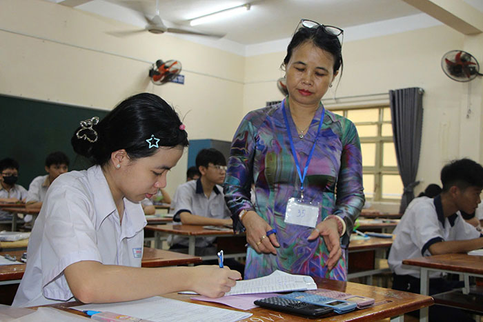 Sở GD-ĐT TP.HCM: Thí sinh nộp đơn phúc khảo lớp 10 từ 14 giờ chiều nay đến 16 giờ ngày 25-6