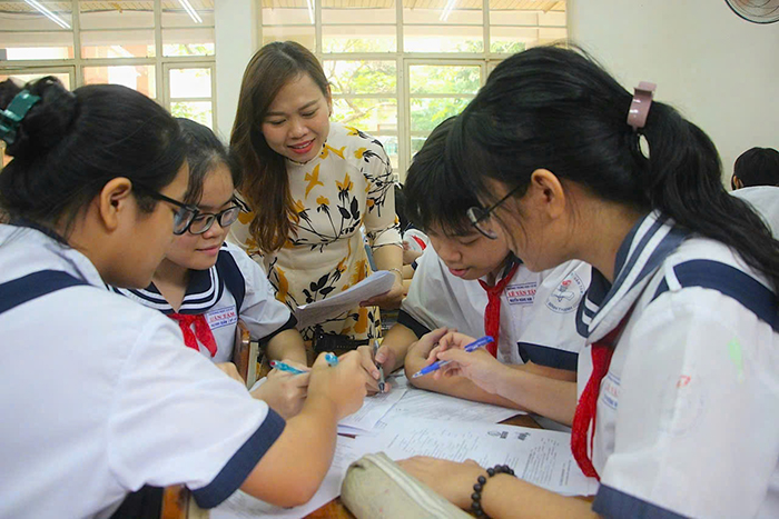 Sở GD-ĐT TP.HCM lấy ý kiến dự thảo nghị quyết về 10 khoản thu, mức thu cho năm học mới