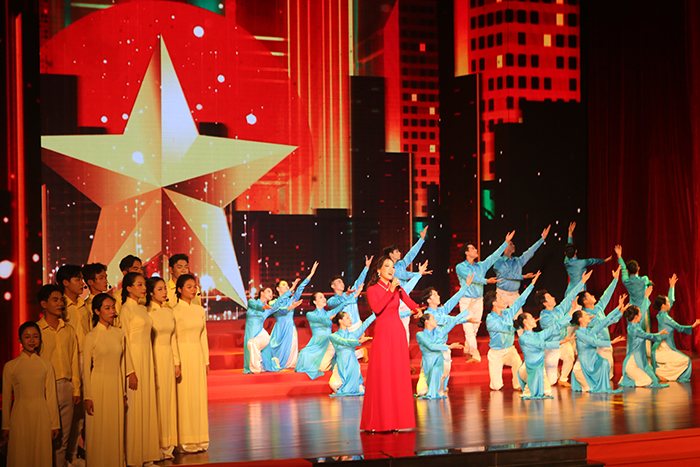 Văn học nghệ thuật tạo nên bức tranh đa sắc màu