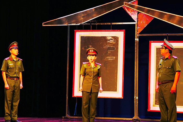 Kịch chính luận thu hút khán giả!