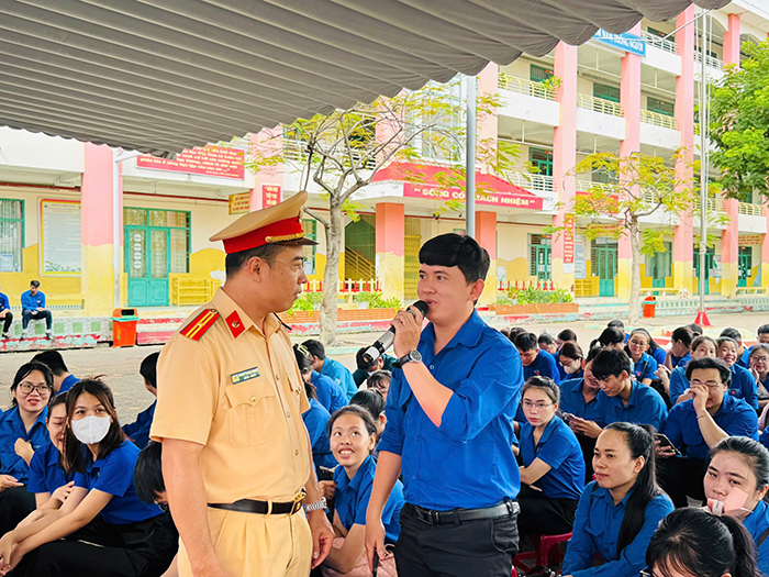 Kỹ năng ATGT cho học sinh, sinh viên tham gia hoạt động hè