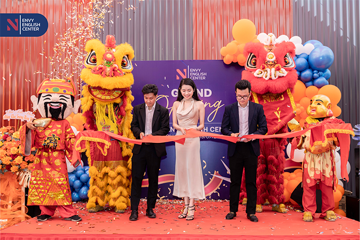 Khai trương rộn ràng cùng ENVY English