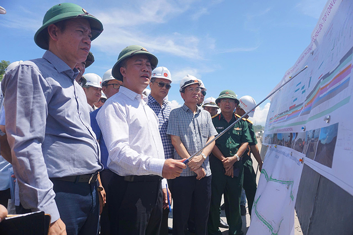 Thứ trưởng Bộ Xây dựng kiểm tra tuyến cao tốc Hòa Liên – Túy Loan