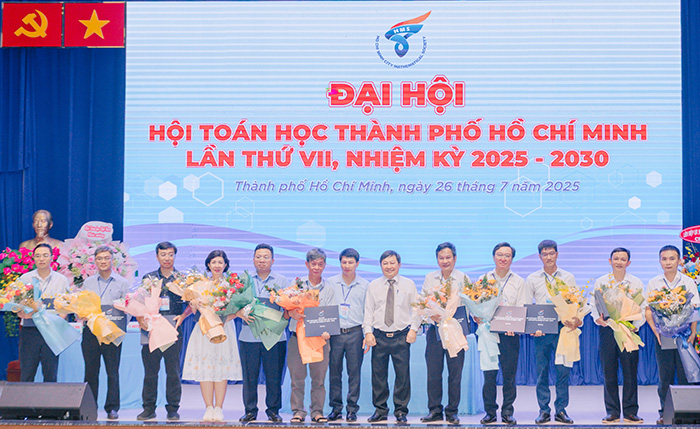 Hiệu trưởng Trường ĐH Sài Gòn Phạm Hoàng Quân tiếp tục làm Chủ tịch Hội Toán học TP.HCM 