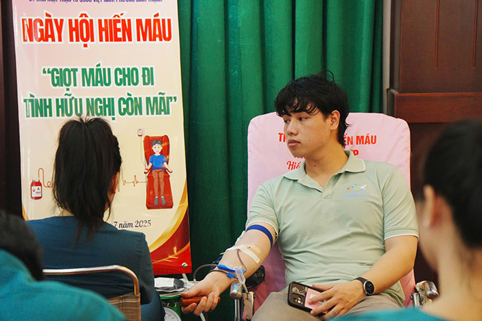 Hiến máu tình nguyện thắt chặt nghĩa tình ba nước Việt Nam – Lào – Campuchia