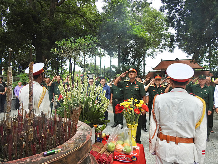 TP.HCM tri ân sâu rộng người có công nhân dịp 27-7