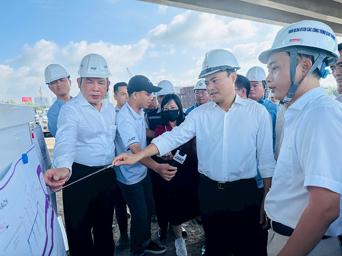 Phó Chủ tịch UBND TP.HCM kiểm tra tiến độ thi công gói thầu XL1 thuộc dự án Vành đai 3