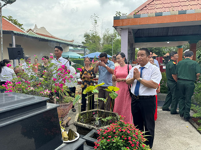 Tri ân Bà mẹ Việt Nam Anh hùng và những người con đã ngã xuống