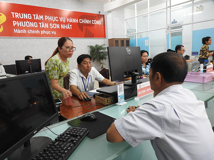 Bộ máy hành chính mới: Vượt khó, thích ứng để phục vụ tốt hơn